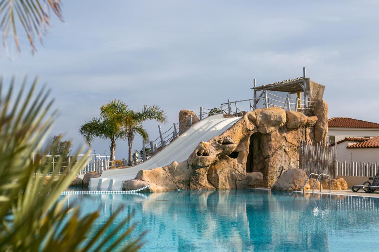 Alannia Els Prats Hotell Mont-roig del Camp Exteriör bild